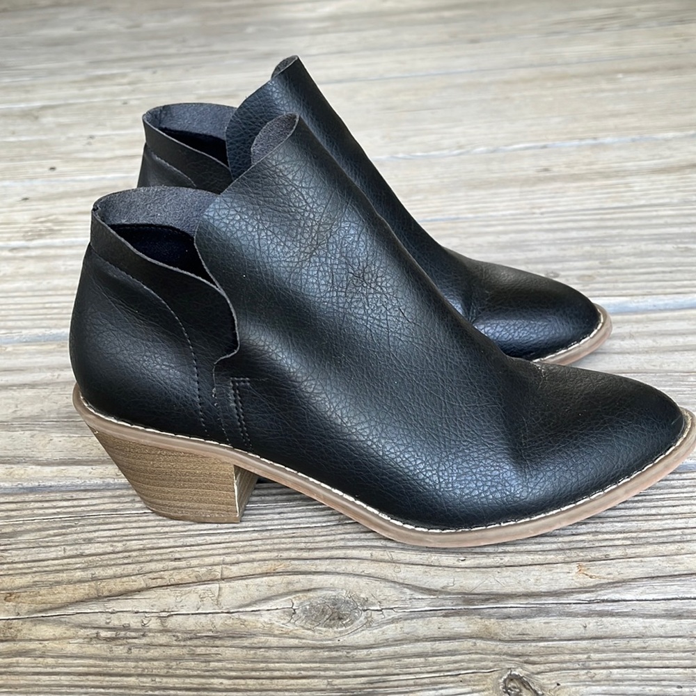 Ankle boots